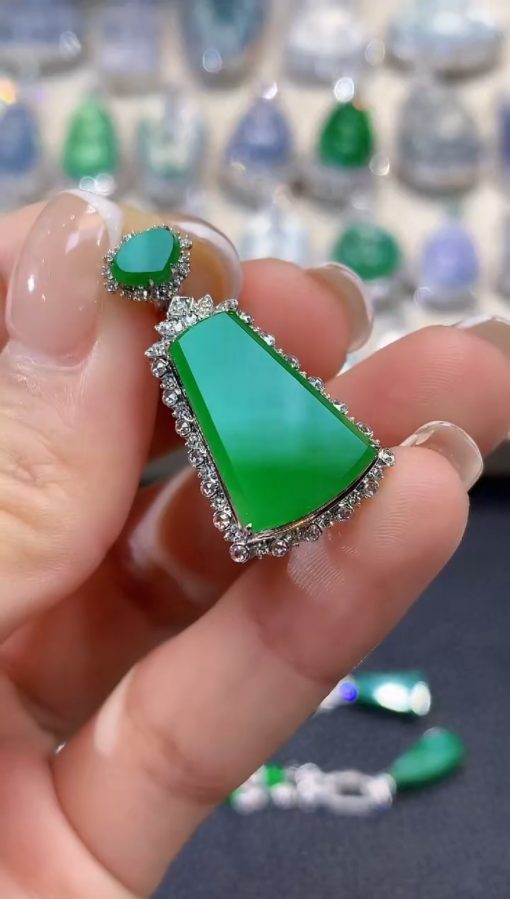 吊坠(不含链)18K金镶嵌翡翠B14翡翠