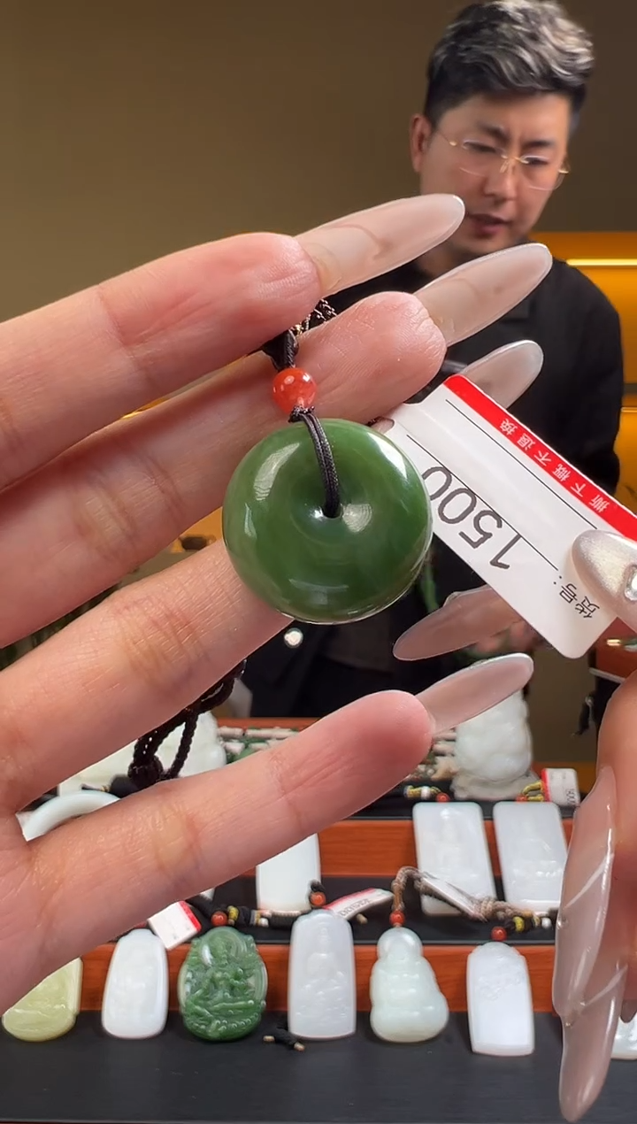 颈饰未镶嵌和田玉1