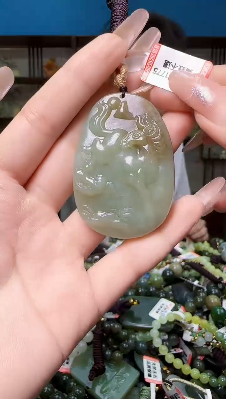 颈饰未镶嵌和田玉多样性发一