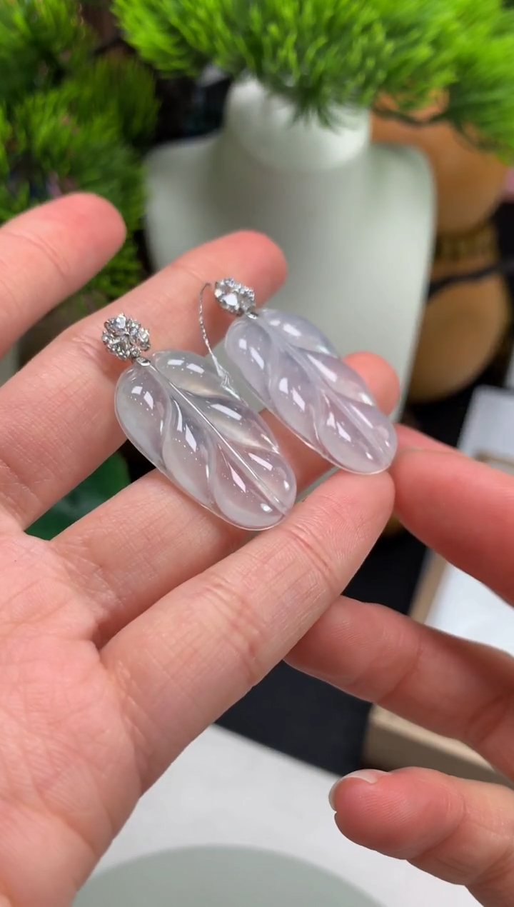 颈饰18K金镶嵌翡翠---125514多样性发其一