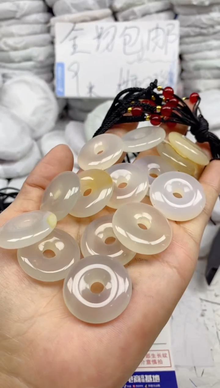 手镯玛瑙/玉髓未镶嵌平安扣随机发