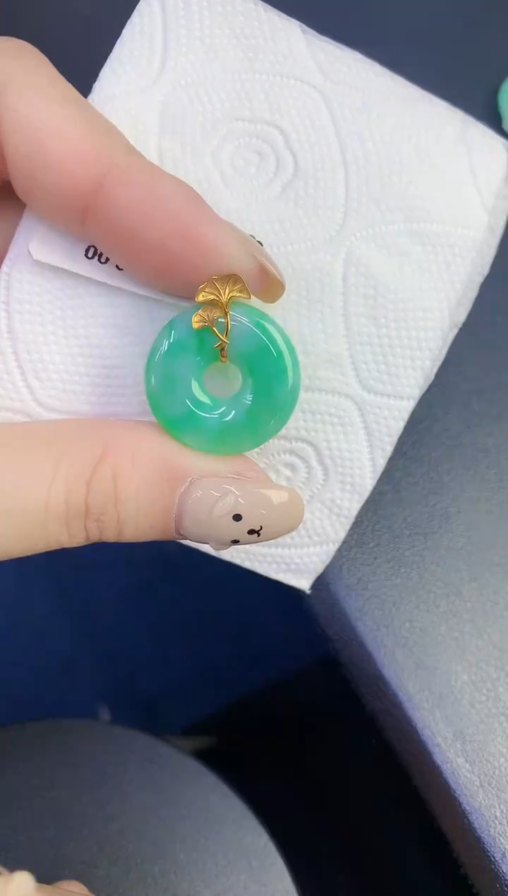 颈饰18K金镶嵌翡翠缅甸天然翡翠A货