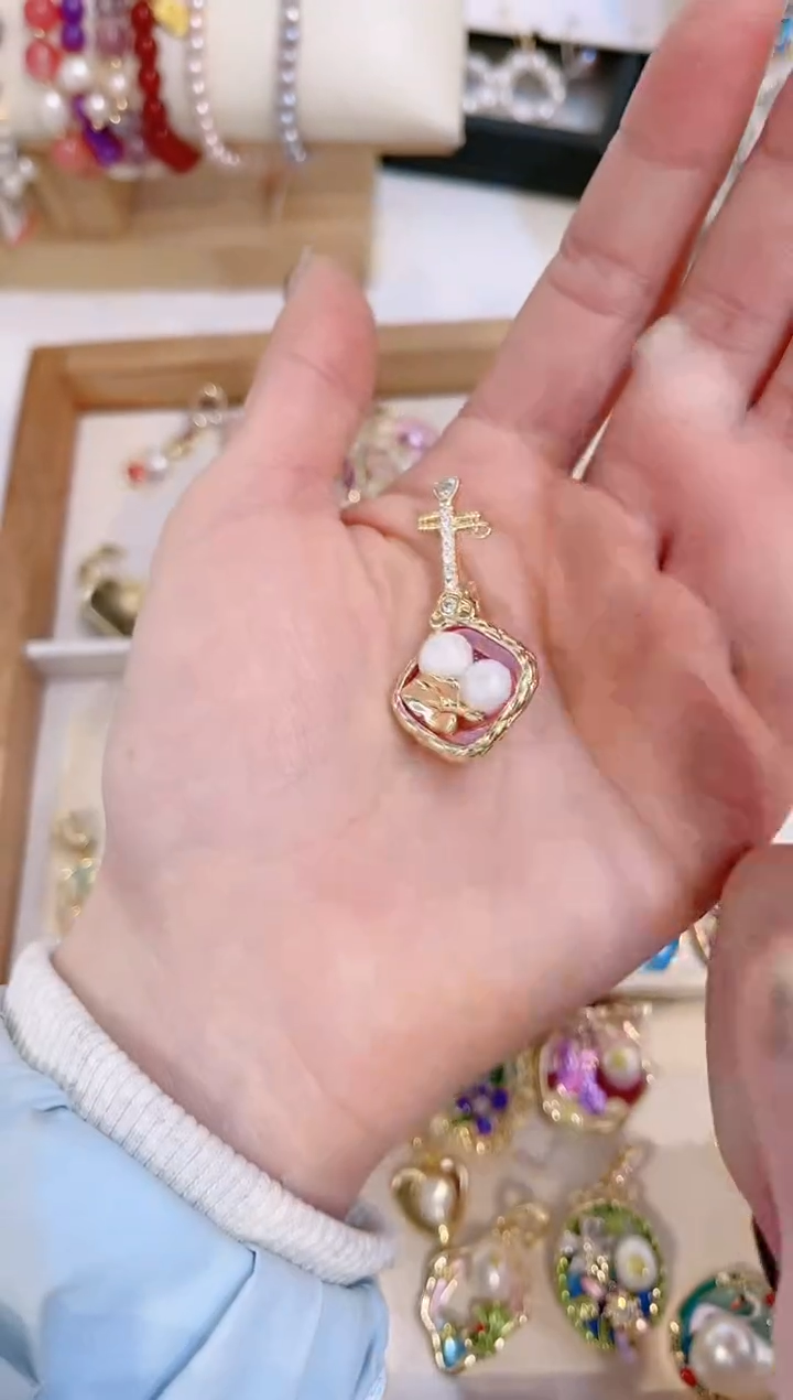 【闪购商品】淡水珍珠颈饰合金吊坠