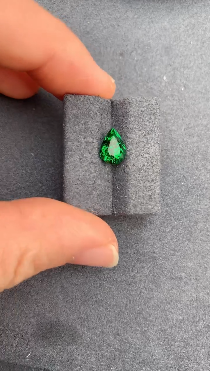 【闪购商品】石榴石（沙弗莱）裸石未镶嵌2ct沙弗莱