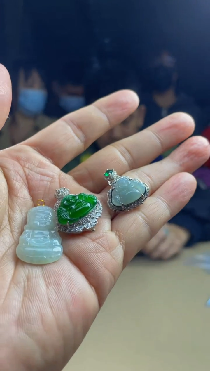 【闪购商品】翡翠颈饰未镶嵌          2969