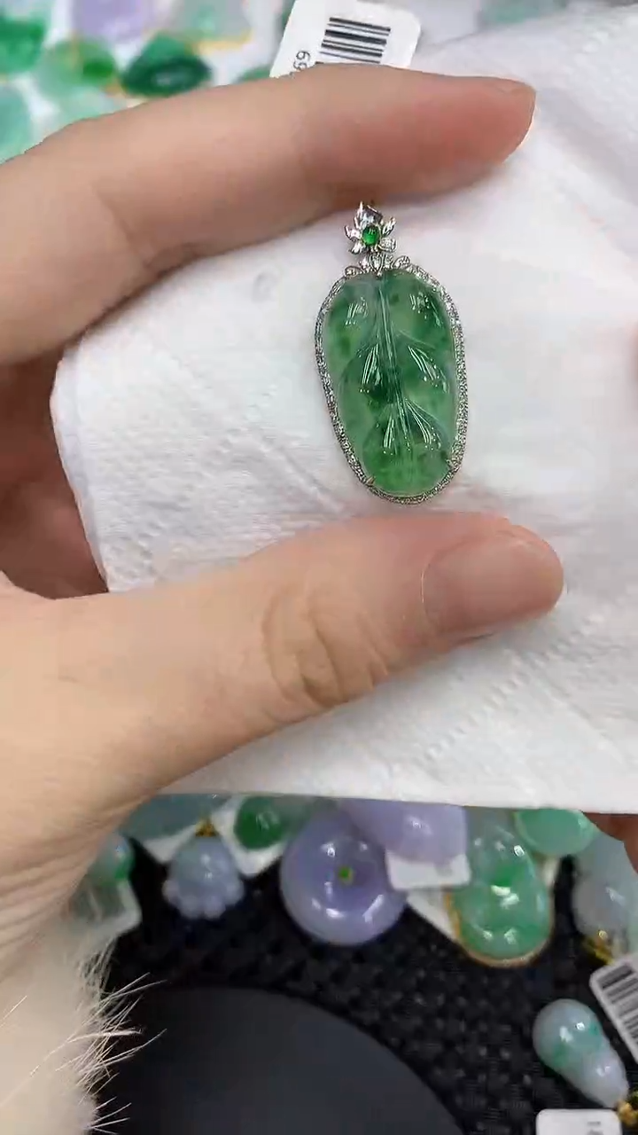 颈饰18K金镶嵌翡翠a货支持复检百元以上9元证书费自理