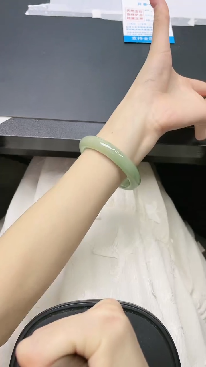 石英质玉手镯未镶嵌29-54.8