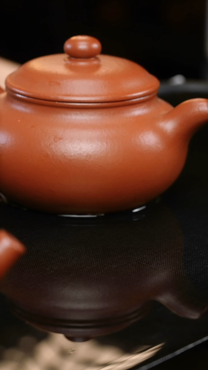 茶壶紫砂挥*人100，仿古，朱泥，150cc