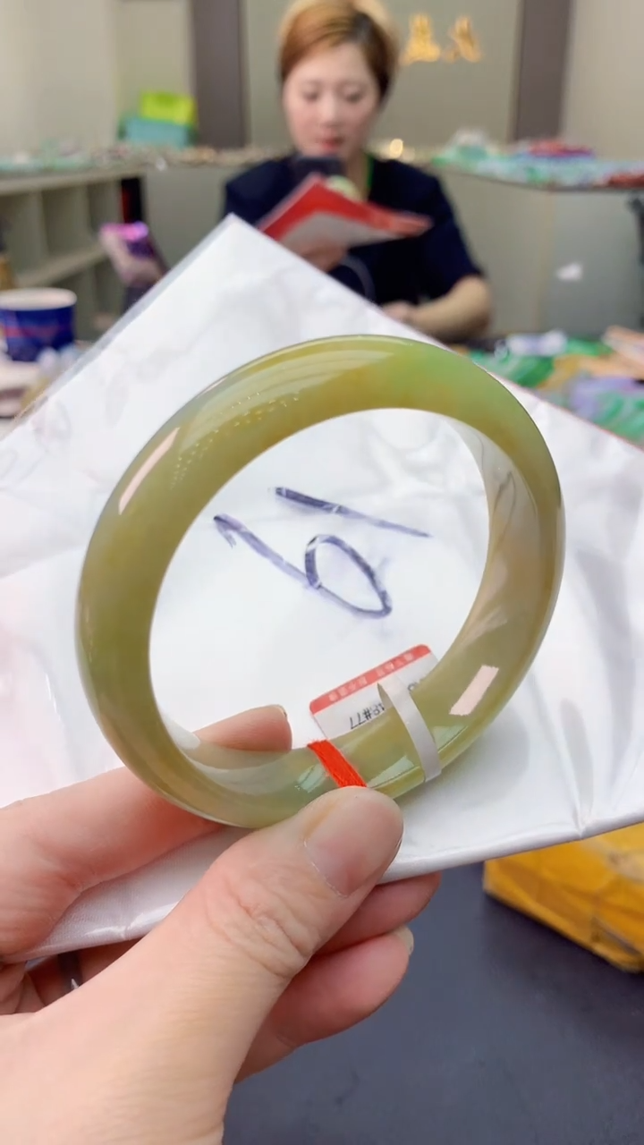 翡翠手镯未镶嵌0415276040