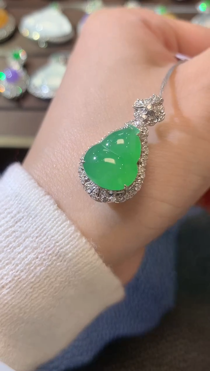 【闪购商品】翡翠吊坠(不含链)18K金镶嵌D36