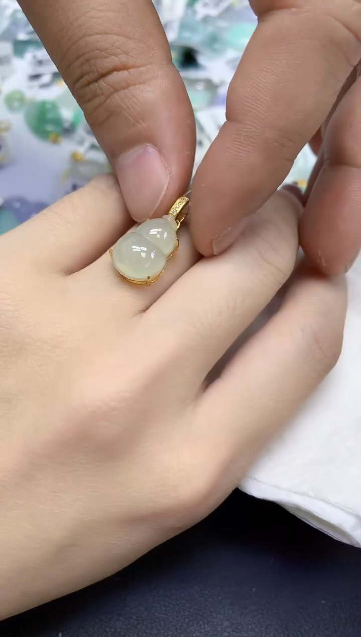 颈饰未镶嵌翡翠天然缅甸翡翠A货百元以上9元证书费自理