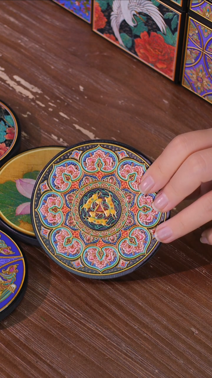 壹藏贰宝三兔共耳杯垫一片