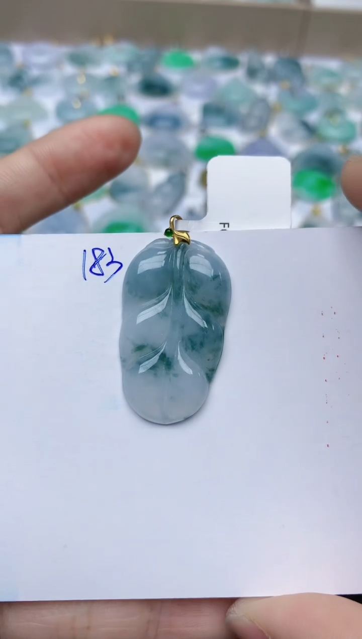 【闪购商品】翡翠颈饰18K金镶嵌天然翡翠A货    183