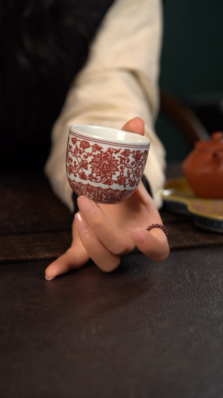 【闪购商品】杯贵红窑釉里红缠枝花卉蛋蛋杯