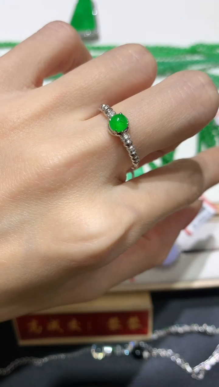 【闪购商品】翡翠吊坠(不含链)18K金镶嵌团购1