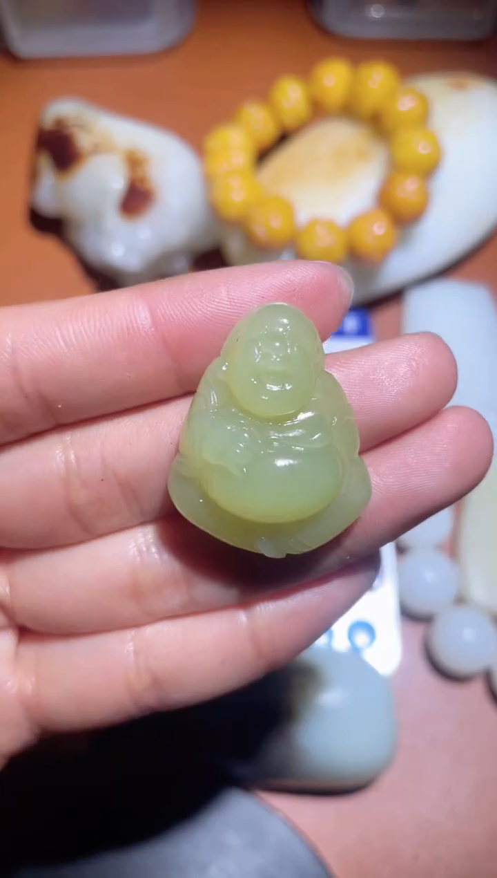 颈饰未镶嵌和田玉人****31