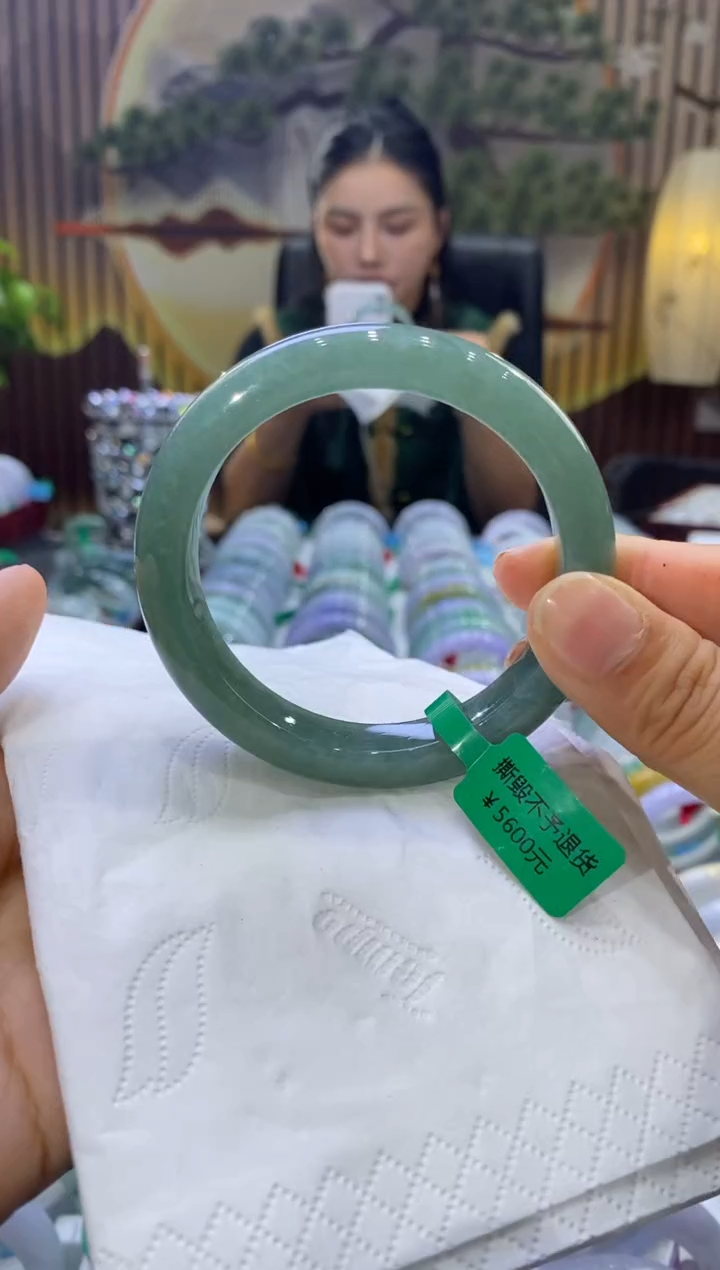 【闪购商品】翡翠手镯未镶嵌多人025