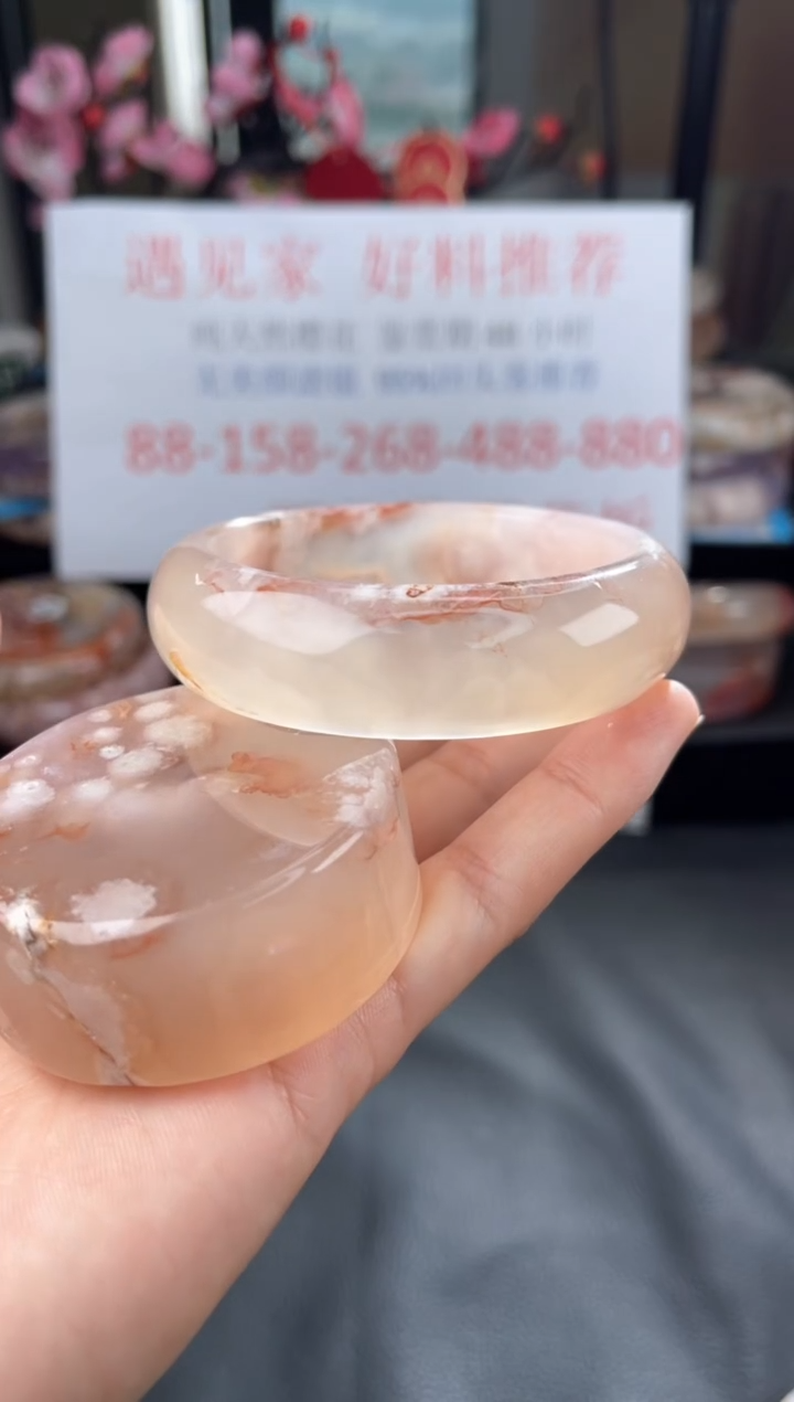 【闪购商品】石英质玉手镯未镶嵌56