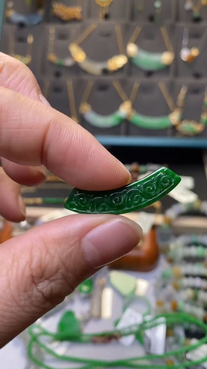 颈饰未镶嵌翡翠净货40196