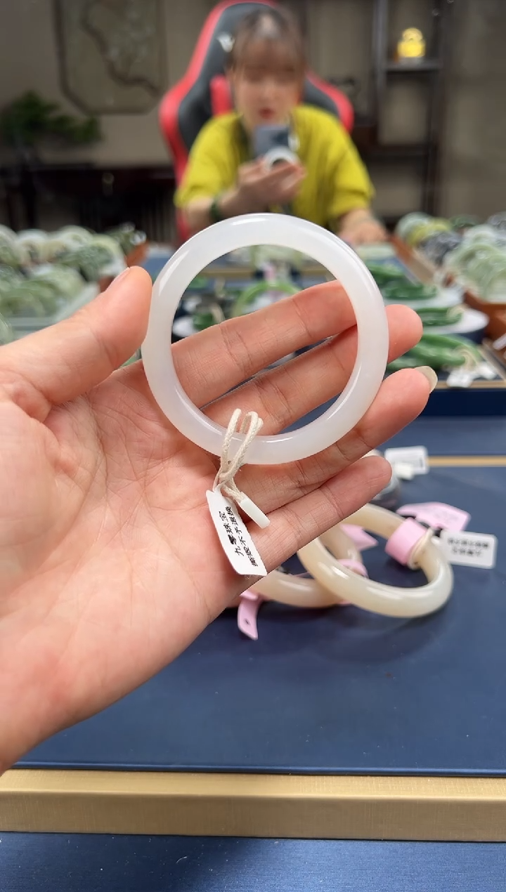 和田玉手镯未镶嵌A0084-51