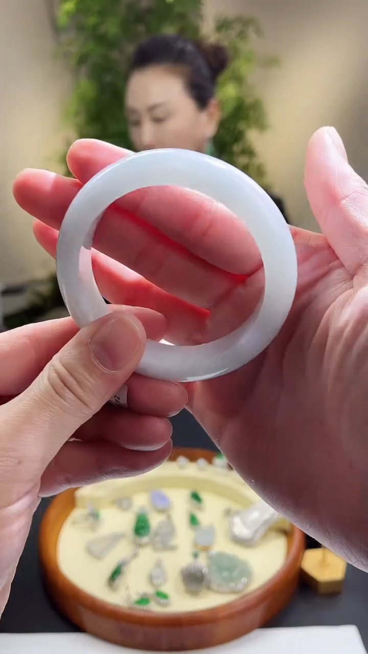 【闪购商品】翡翠手镯未镶嵌正圈