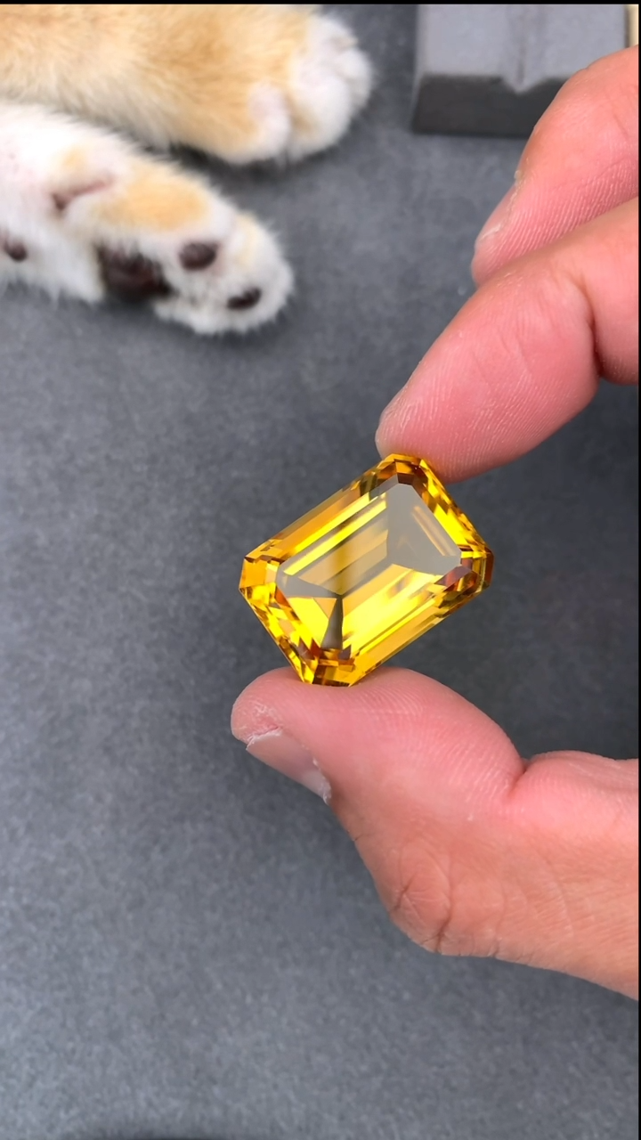 【闪购商品】黄晶裸石未镶嵌39.37克拉