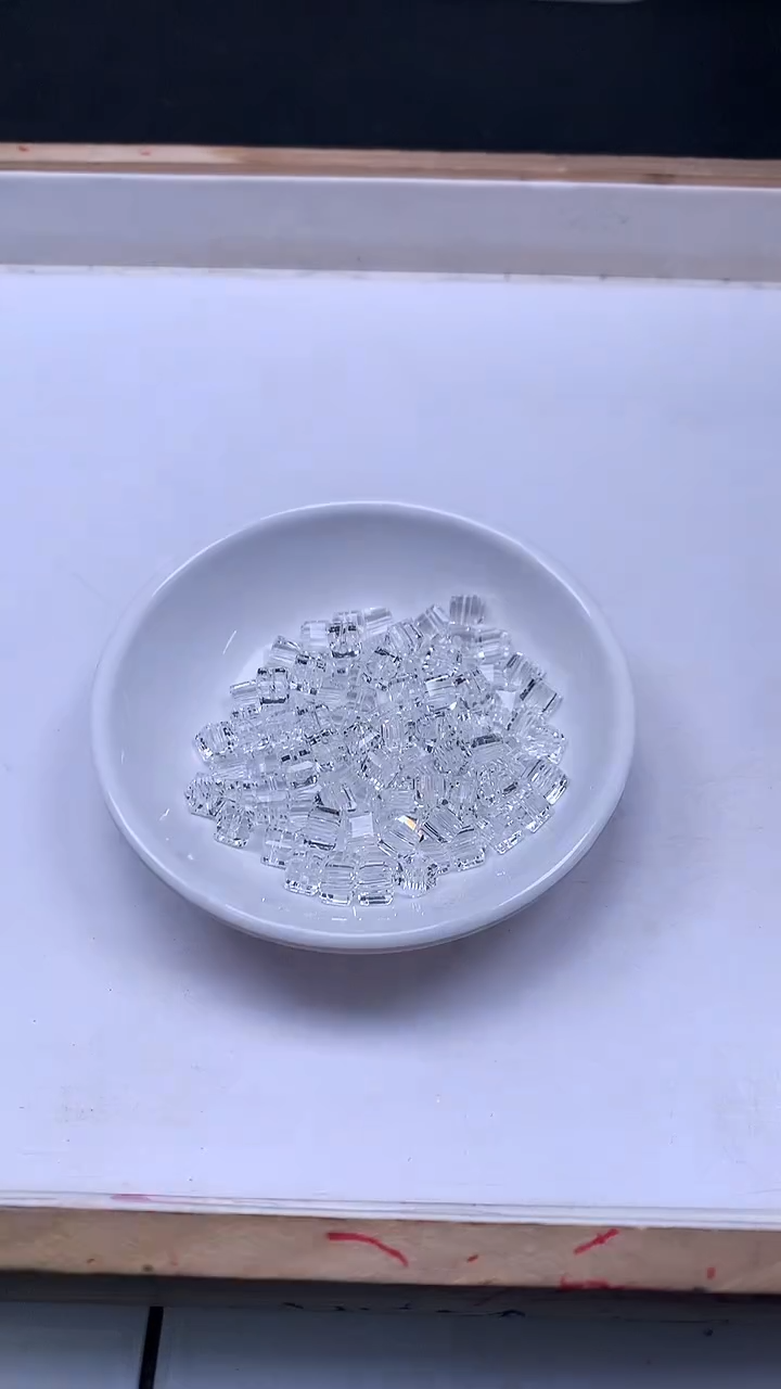 未镶嵌珠宝半成品水晶B1014 白水晶方糖6mm20个8元