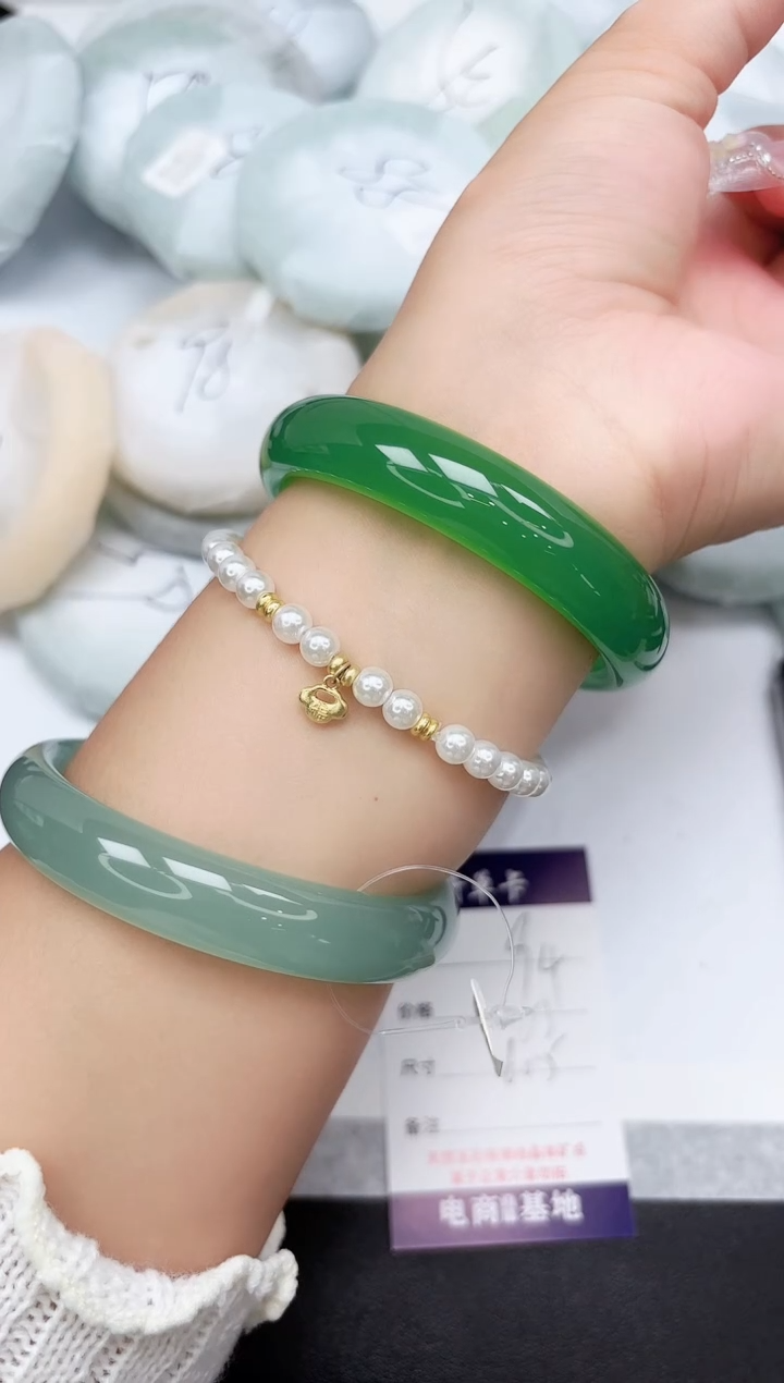 石英质玉手镯未镶嵌94-60.5