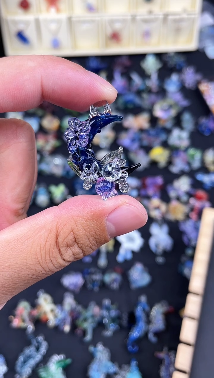 吊坠（不含链）琉璃月亮吊坠