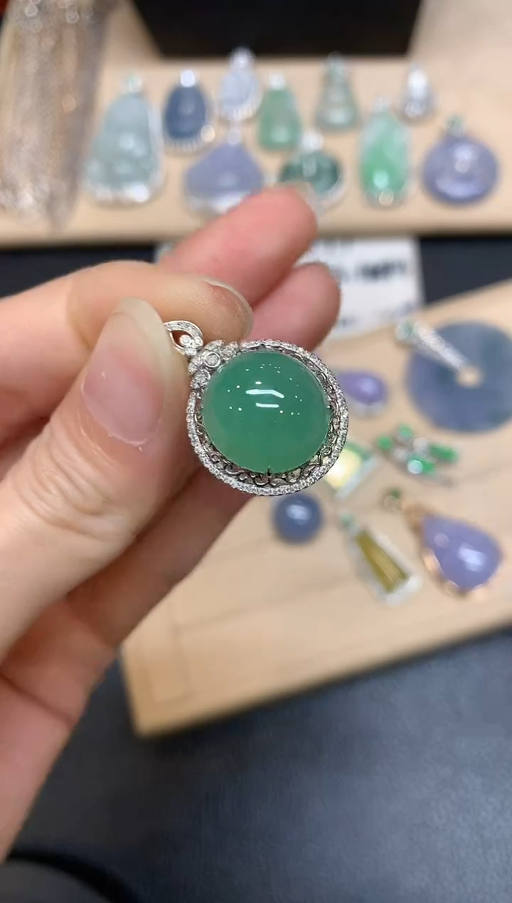 【闪购商品】翡翠颈饰18K金镶嵌【无服务费