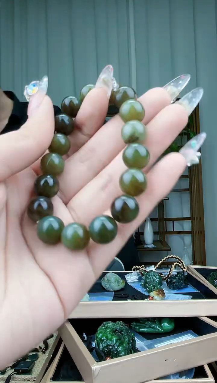 【闪购商品】和田玉挂件未镶嵌拍一发一，多样性发货！