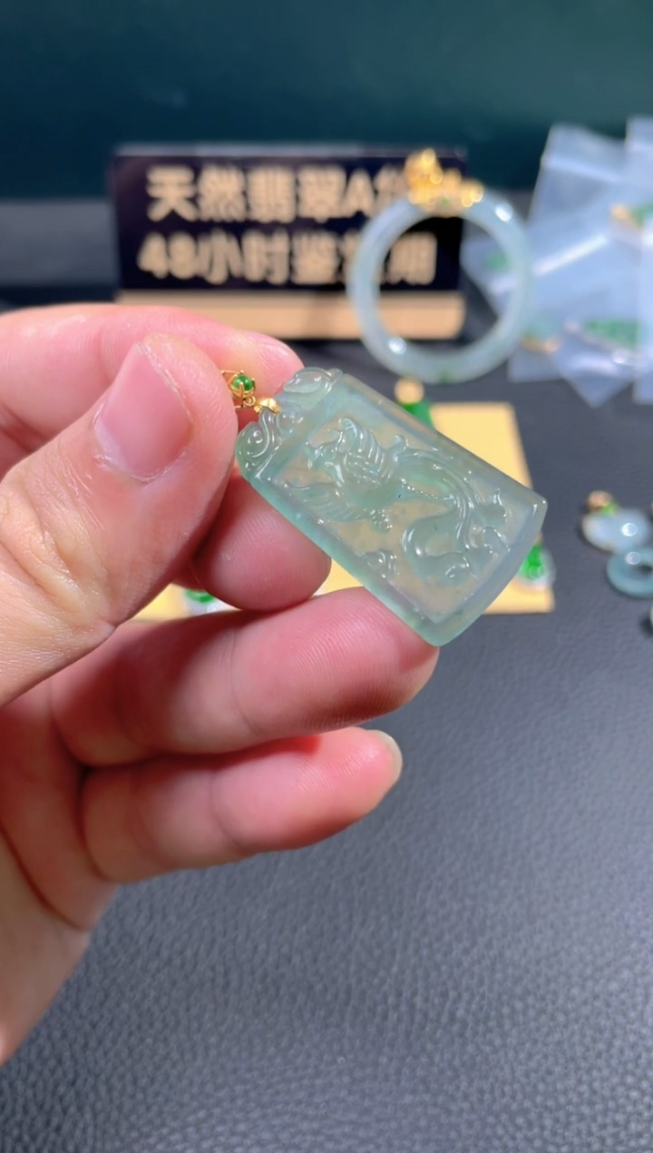 【闪购商品】翡翠颈饰18K金镶嵌翡翠