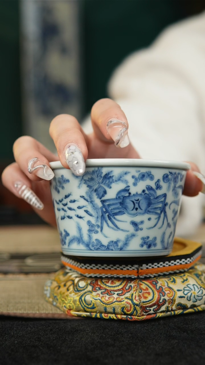 【闪购商品】纯青花鱼澡纹小可乐杯主人杯