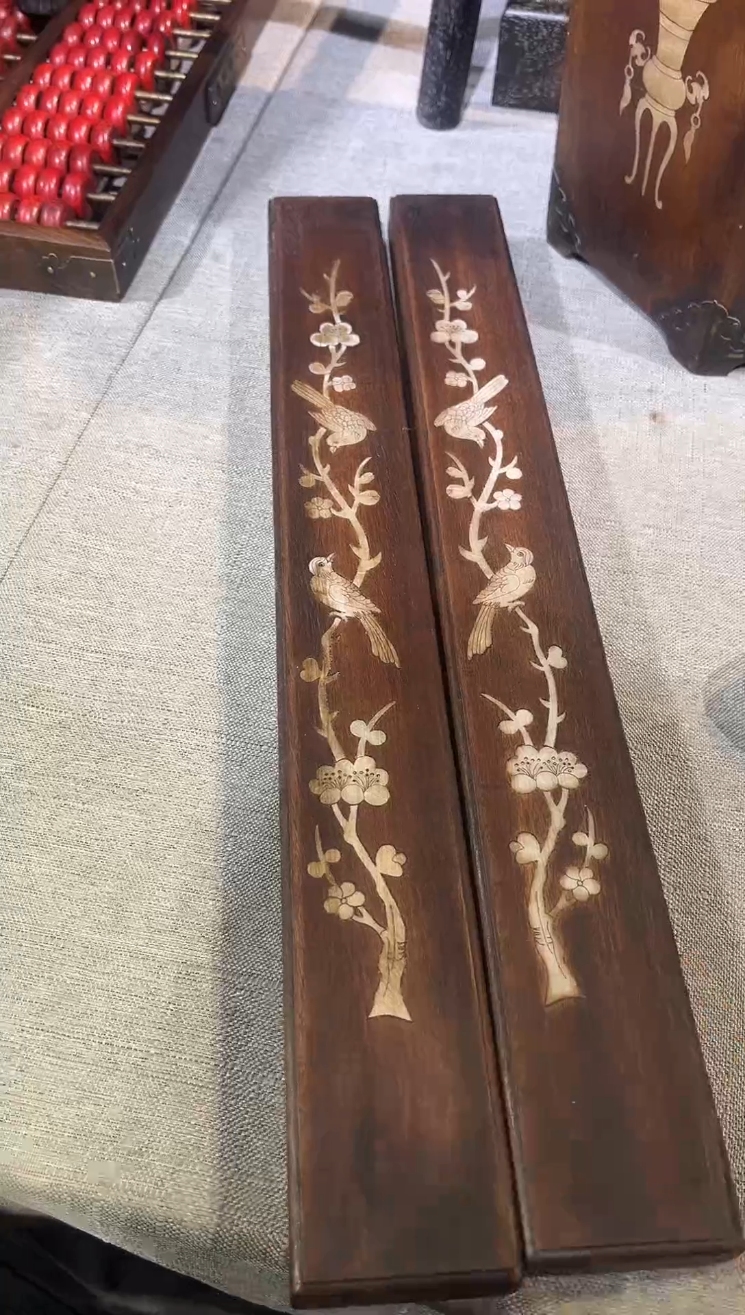 木美**生海黄镶嵌花鸟镇尺
