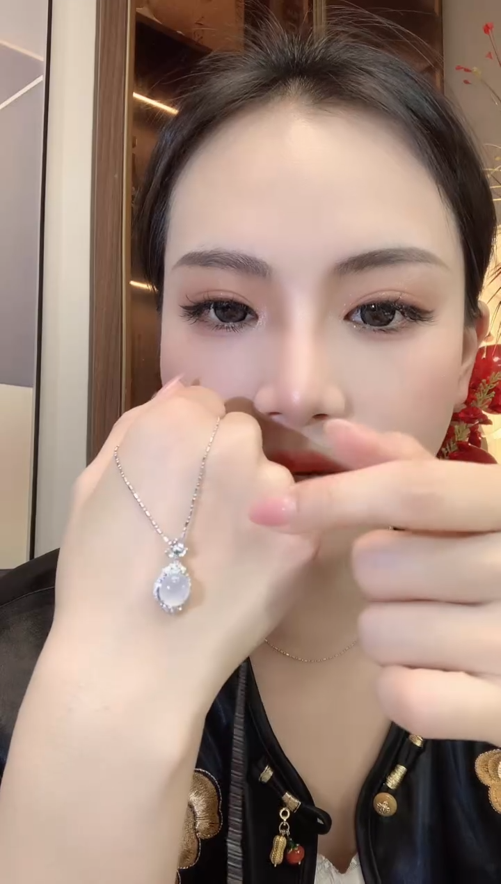 【闪购商品】翡翠吊坠(不含链)18K金镶嵌A4 多样性发货一件