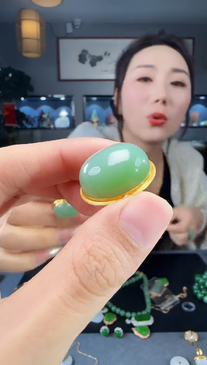 【闪购商品】和田玉戒指18K金镶嵌1