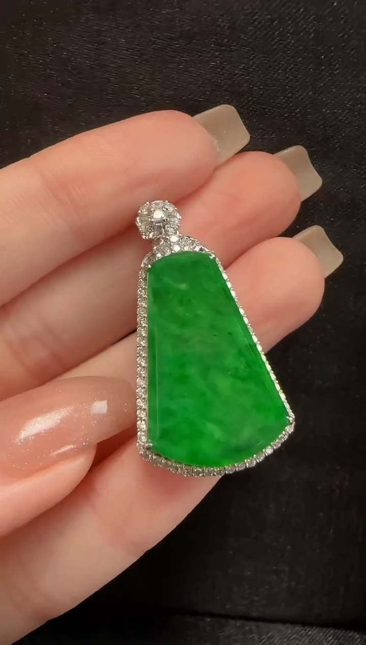 【闪购商品】翡翠颈饰18K金镶嵌108无事牌一个