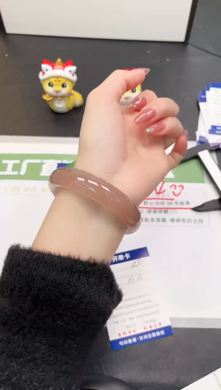 【闪购商品】石英质玉手镯未镶嵌250-61.4