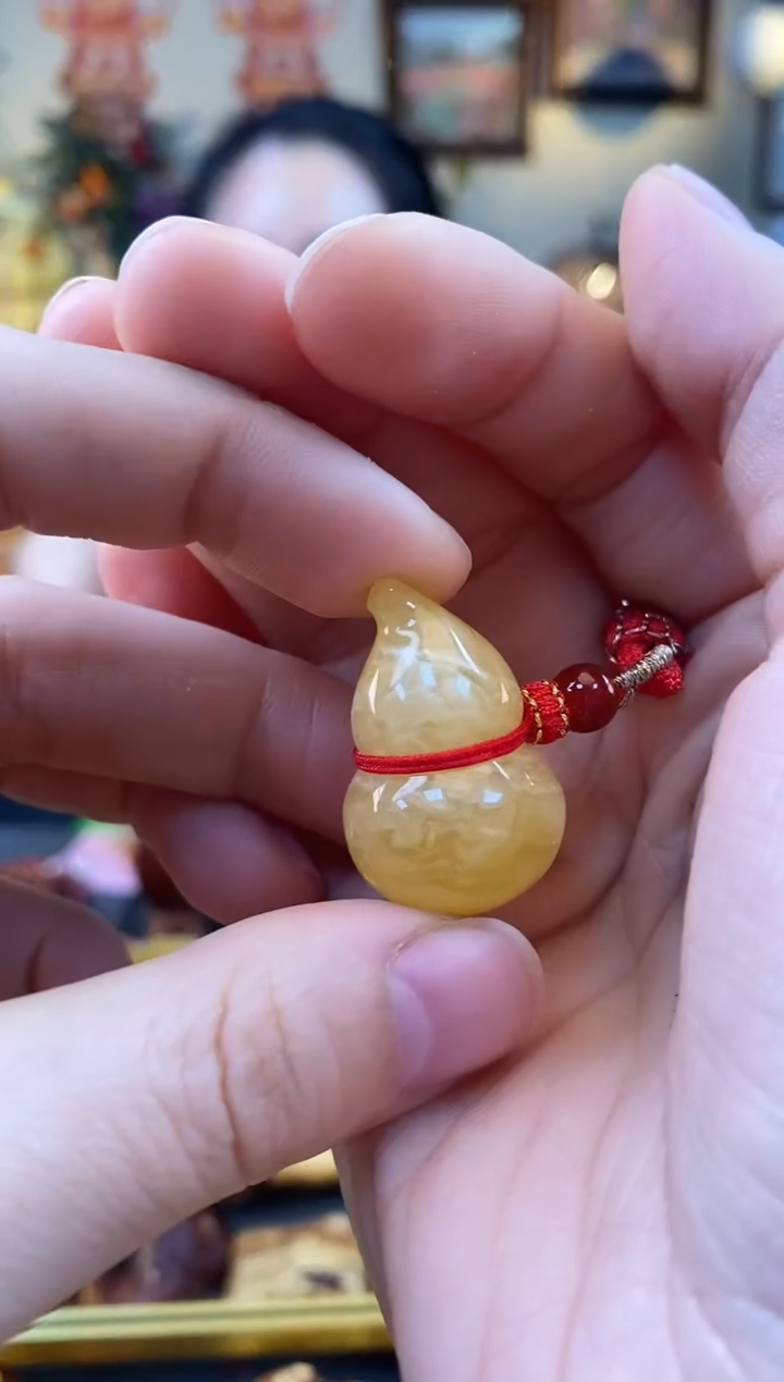 未镶嵌琥珀颈饰吊坠