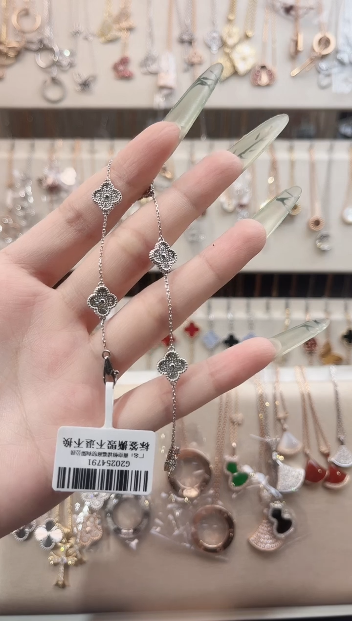 手链18K金镶嵌钻石18K金镶嵌钻石 K白