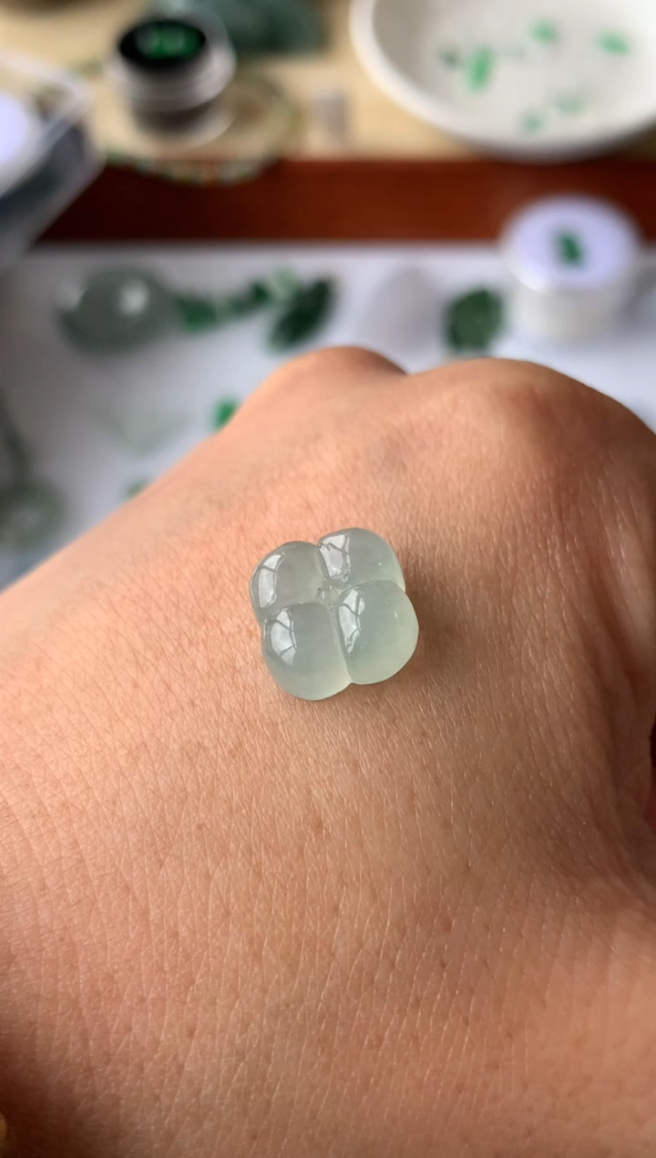 【闪购商品】定制翡翠未镶嵌胖鼓鼓四叶草300+30