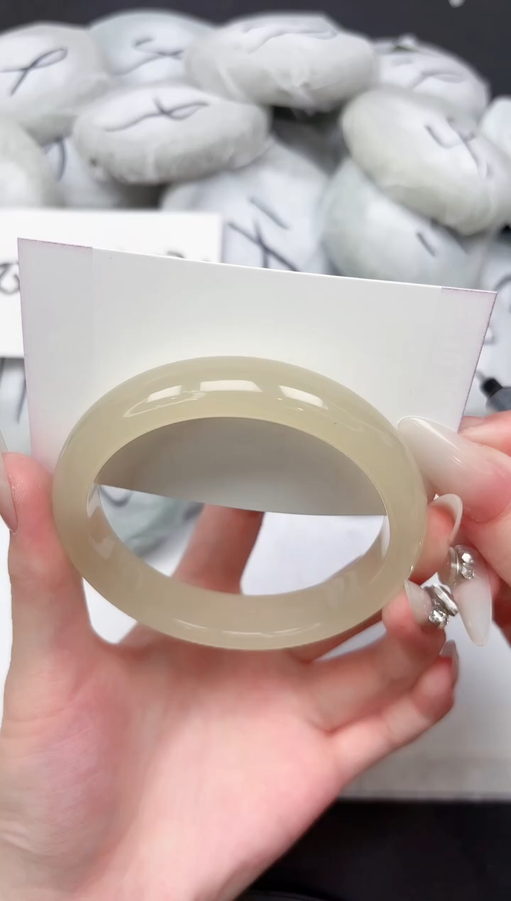 未镶嵌手镯石英质玉114-62.3