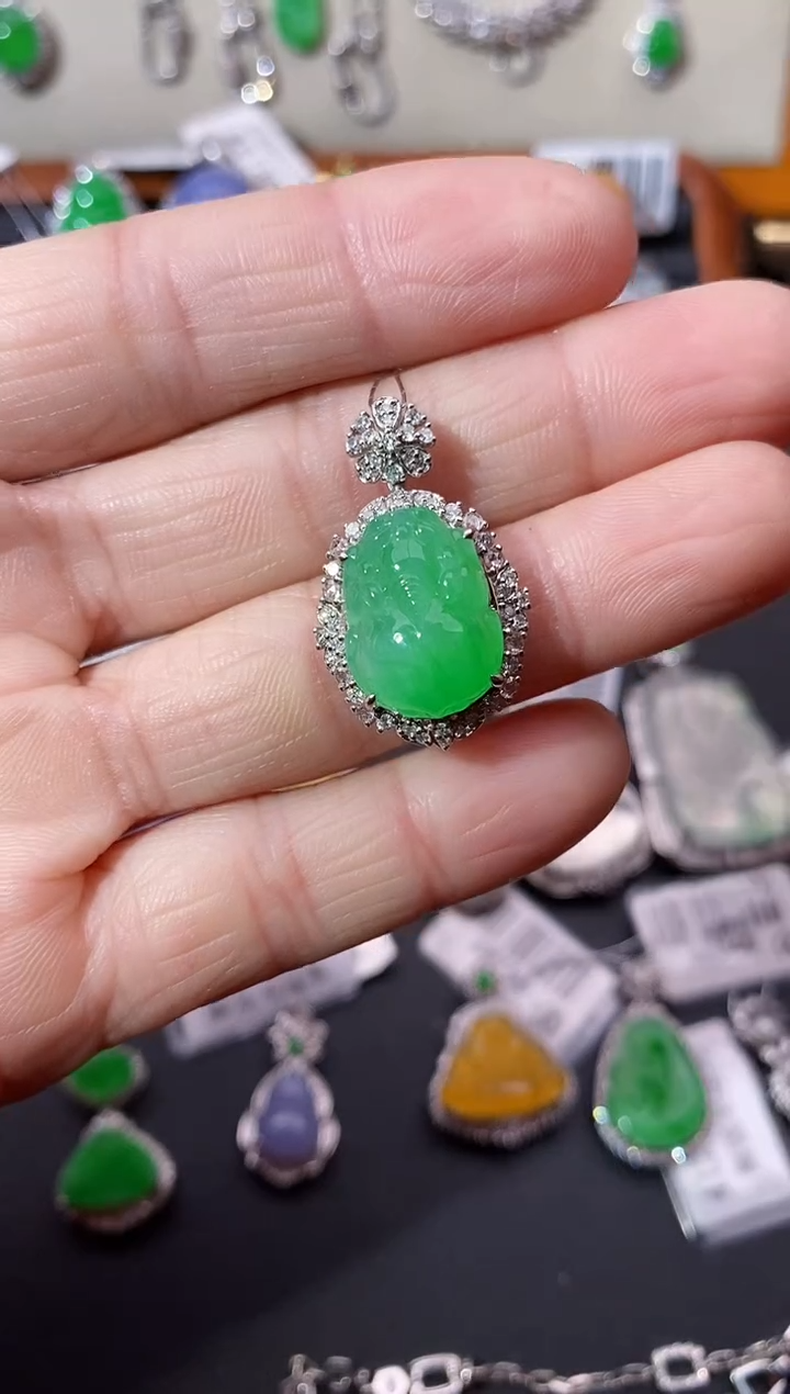 【闪购商品】翡翠吊坠(不含链)18K金镶嵌吊坠