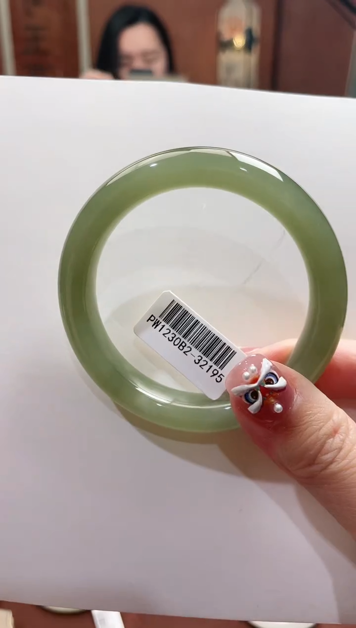 【闪购商品】和田玉手镯未镶嵌55+圈口