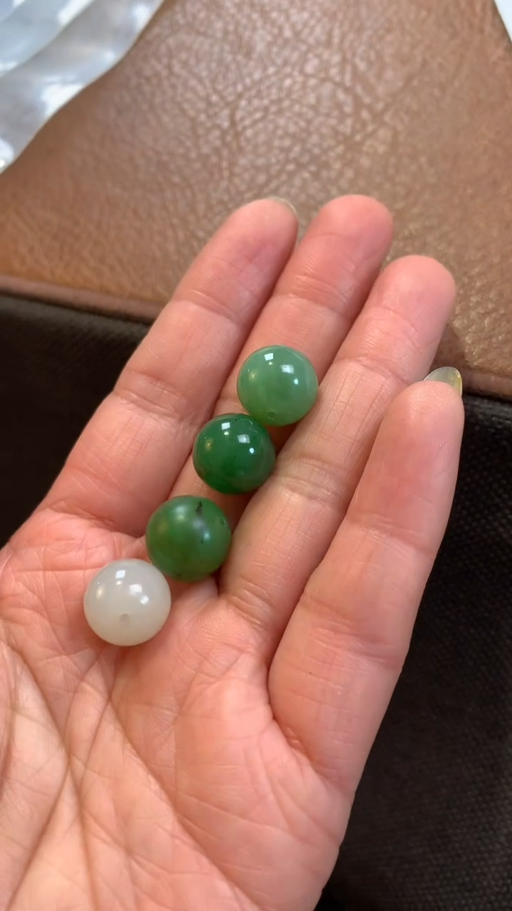 未镶嵌和田玉挂件雨****灯4颗单珠