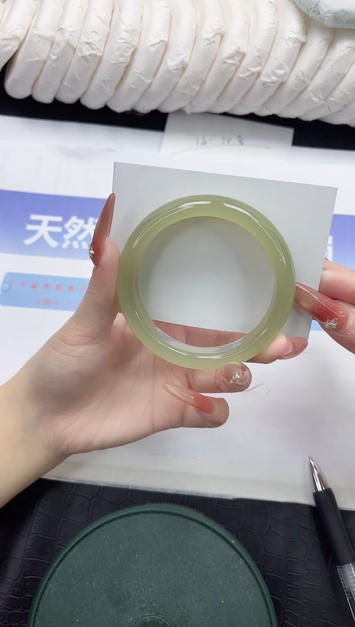 未镶嵌手镯石英质玉139-56.7