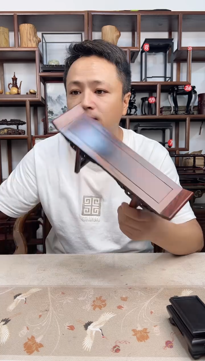 微凹黄檀（南美大红酸枝）  