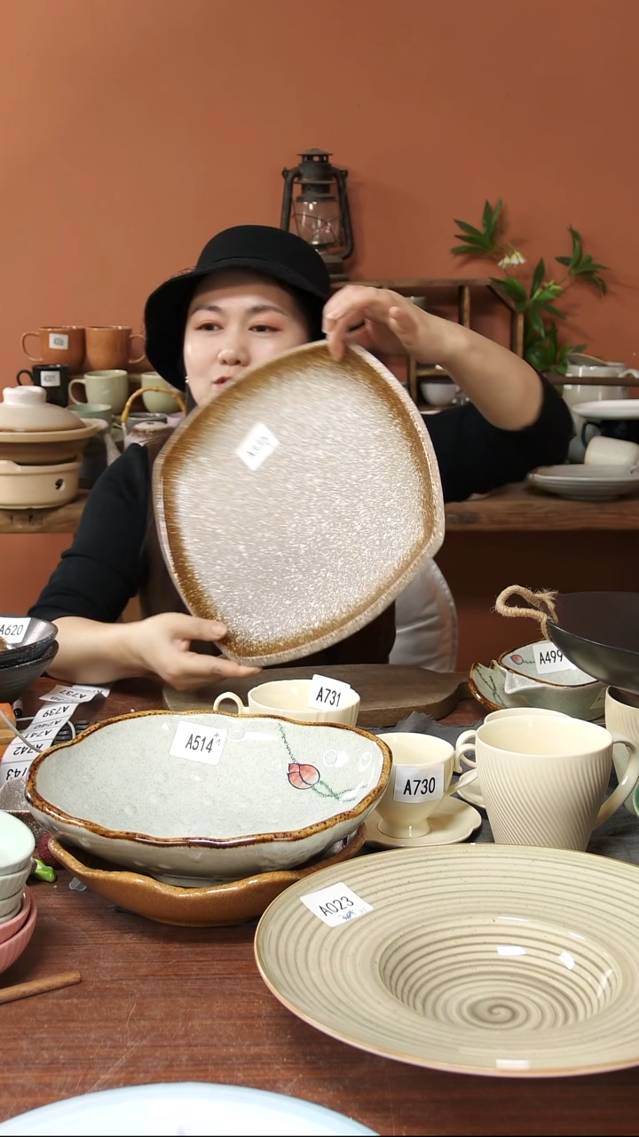 陶瓷A335 一只陶瓷粗陶方圆盘大号可能微瑕30*3