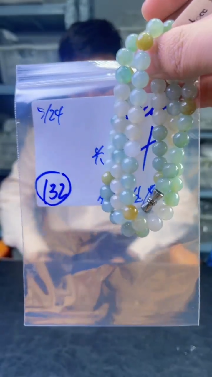 定制翡翠未镶嵌天然缅甸a货翡翠，多样性发货 只发其一