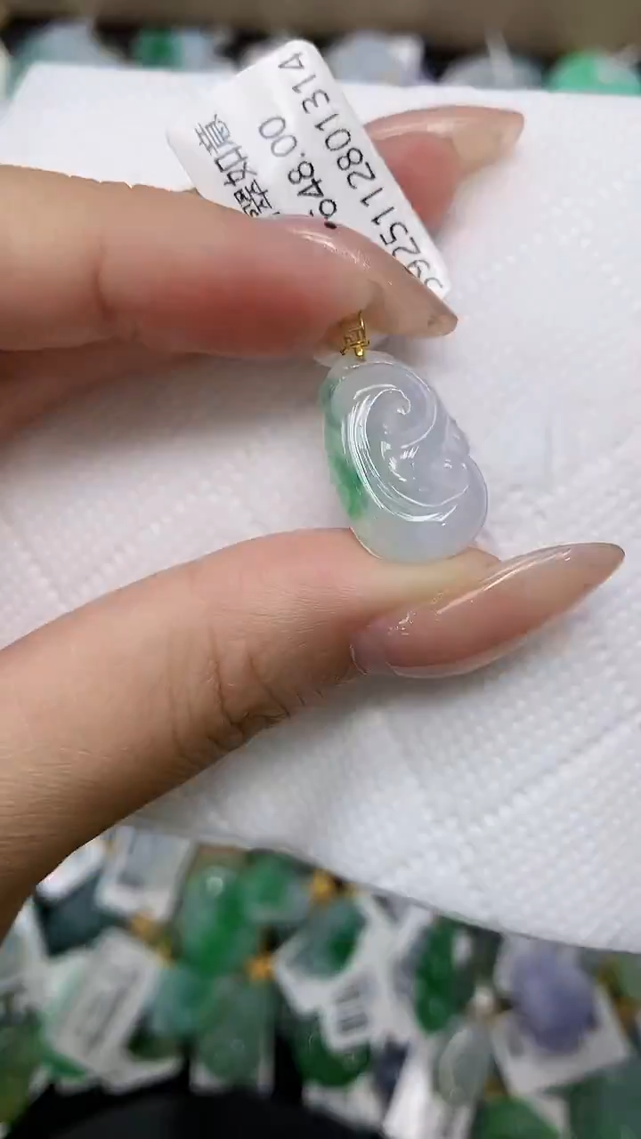 颈饰18K金镶嵌翡翠a货支持复检百元以上9元证书费自理